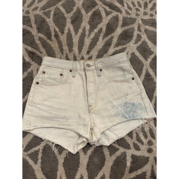 Light Wash Denim Levi’s 501 Cut Off Shorts - Picture 1 of 4